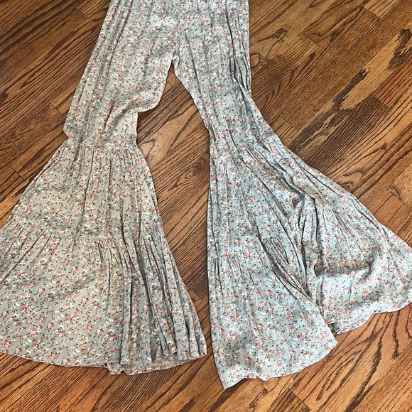 Flared leg jumpsuit - Picture 4 of 6